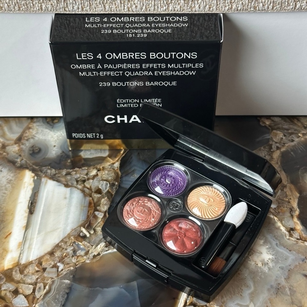 Chanel Les 4 Ombres 239 Boutons Baroque Quad Eyeshadow Limited Edition. New